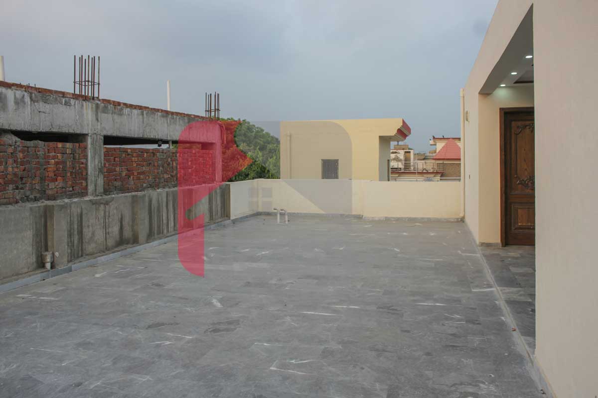 10.75 Marla House for Sale in Raza Block, Allama Iqbal Town, Lahore