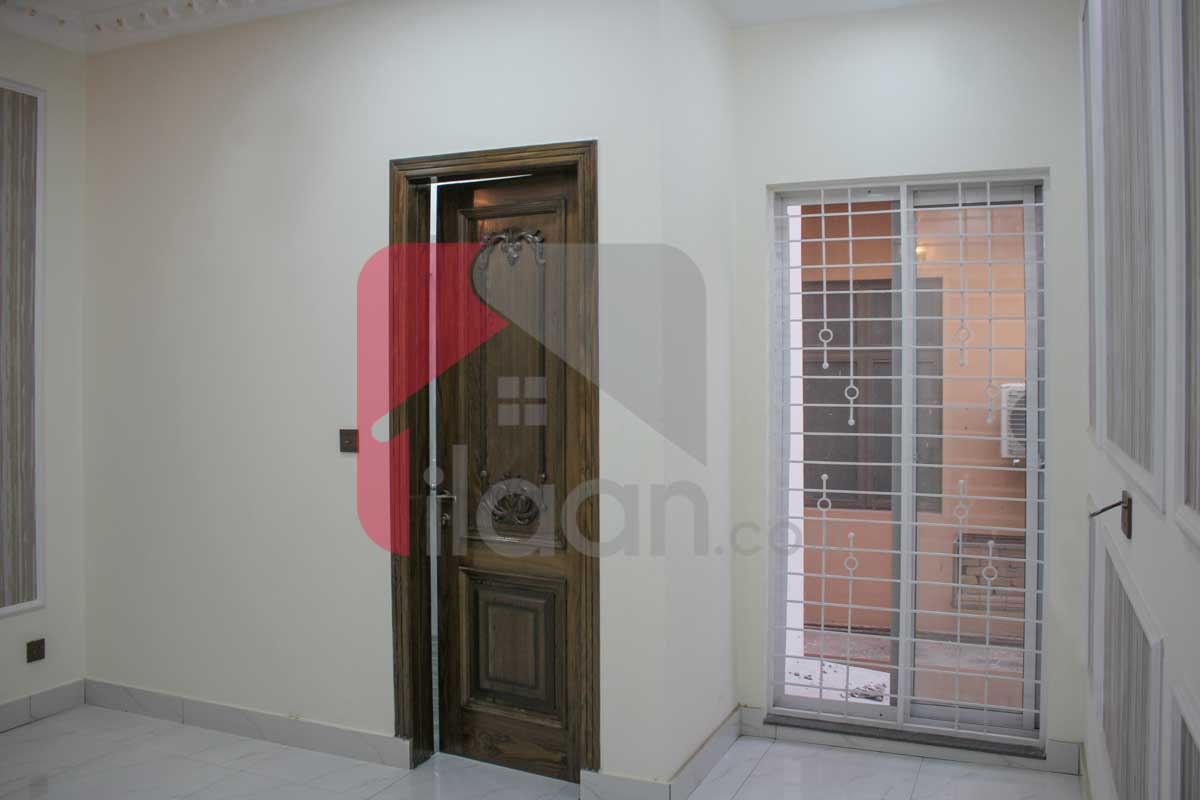 10.75 Marla House for Sale in Raza Block, Allama Iqbal Town, Lahore