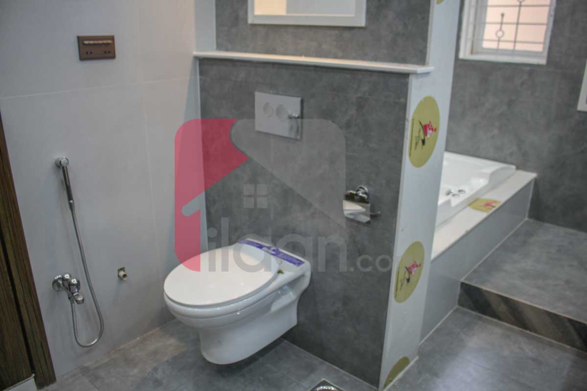 10.75 Marla House for Sale in Raza Block, Allama Iqbal Town, Lahore