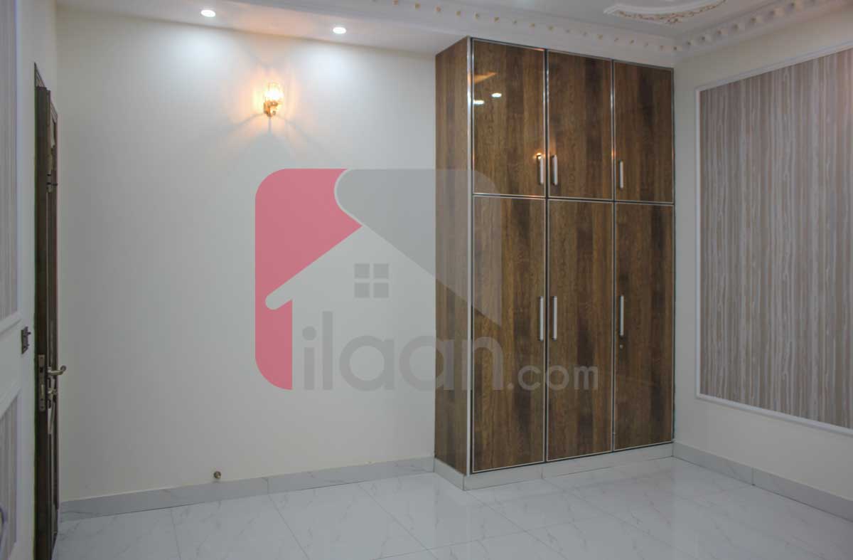 10.75 Marla House for Sale in Raza Block, Allama Iqbal Town, Lahore