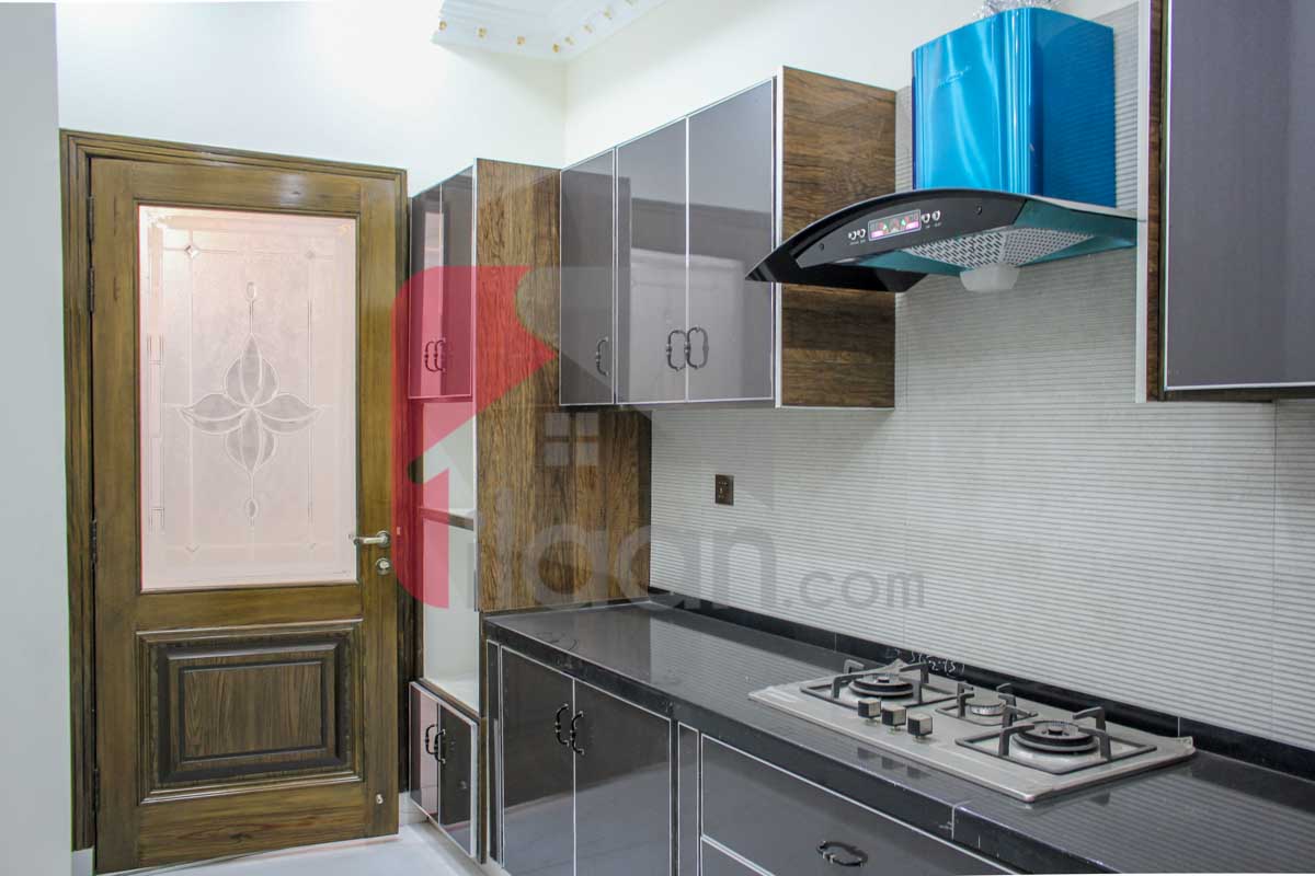 10.75 Marla House for Sale in Raza Block, Allama Iqbal Town, Lahore