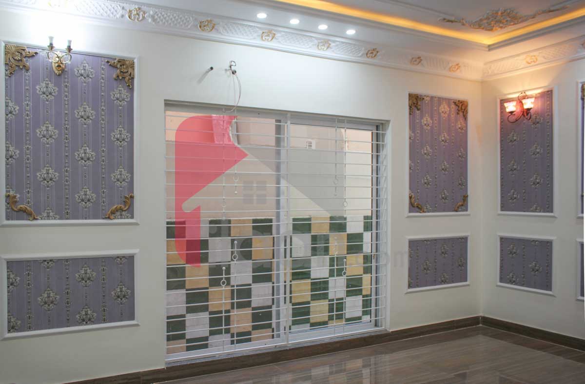 10.75 Marla House for Sale in Raza Block, Allama Iqbal Town, Lahore