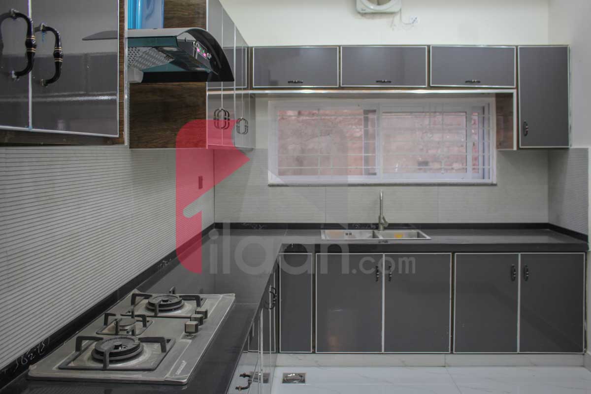 10.75 Marla House for Sale in Raza Block, Allama Iqbal Town, Lahore