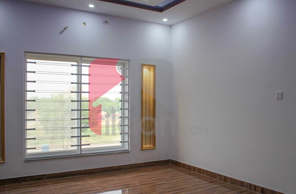 8 Marla House for Sale in Block J, Phase 2, Bahria Orchard, Lahore