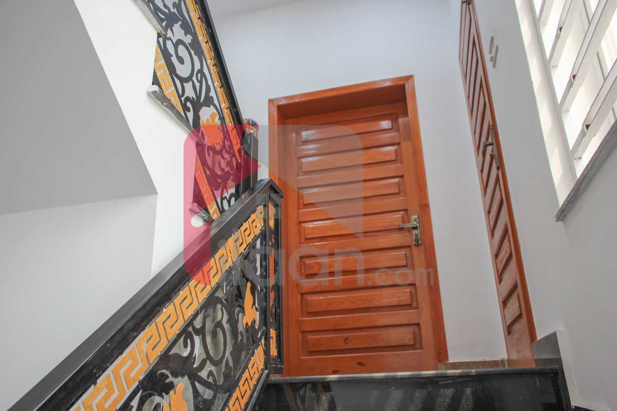 8 Marla House for Sale in Block J, Phase 2, Bahria Orchard, Lahore