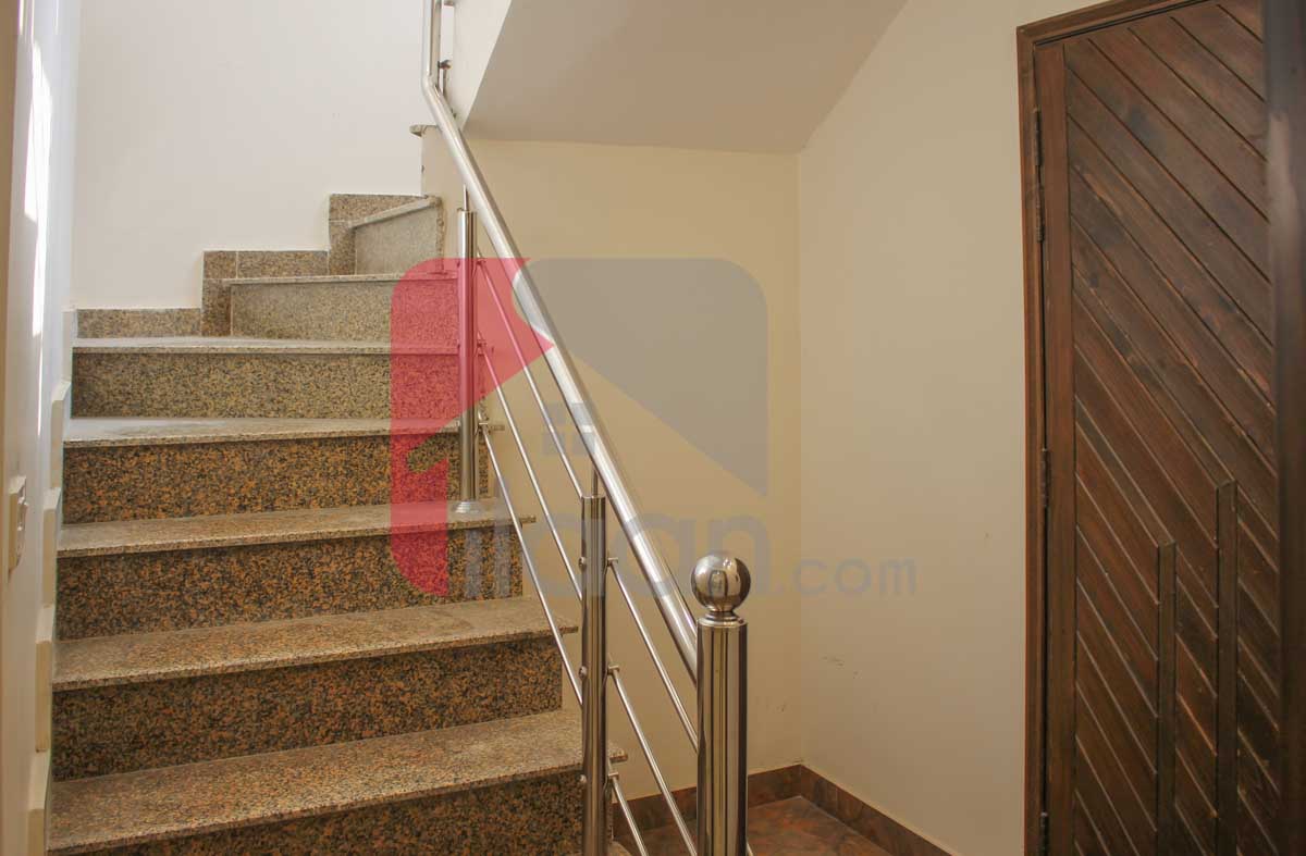 8 Marla House for Sale in Block D, Phase 2, Bahria Orchard, Lahore