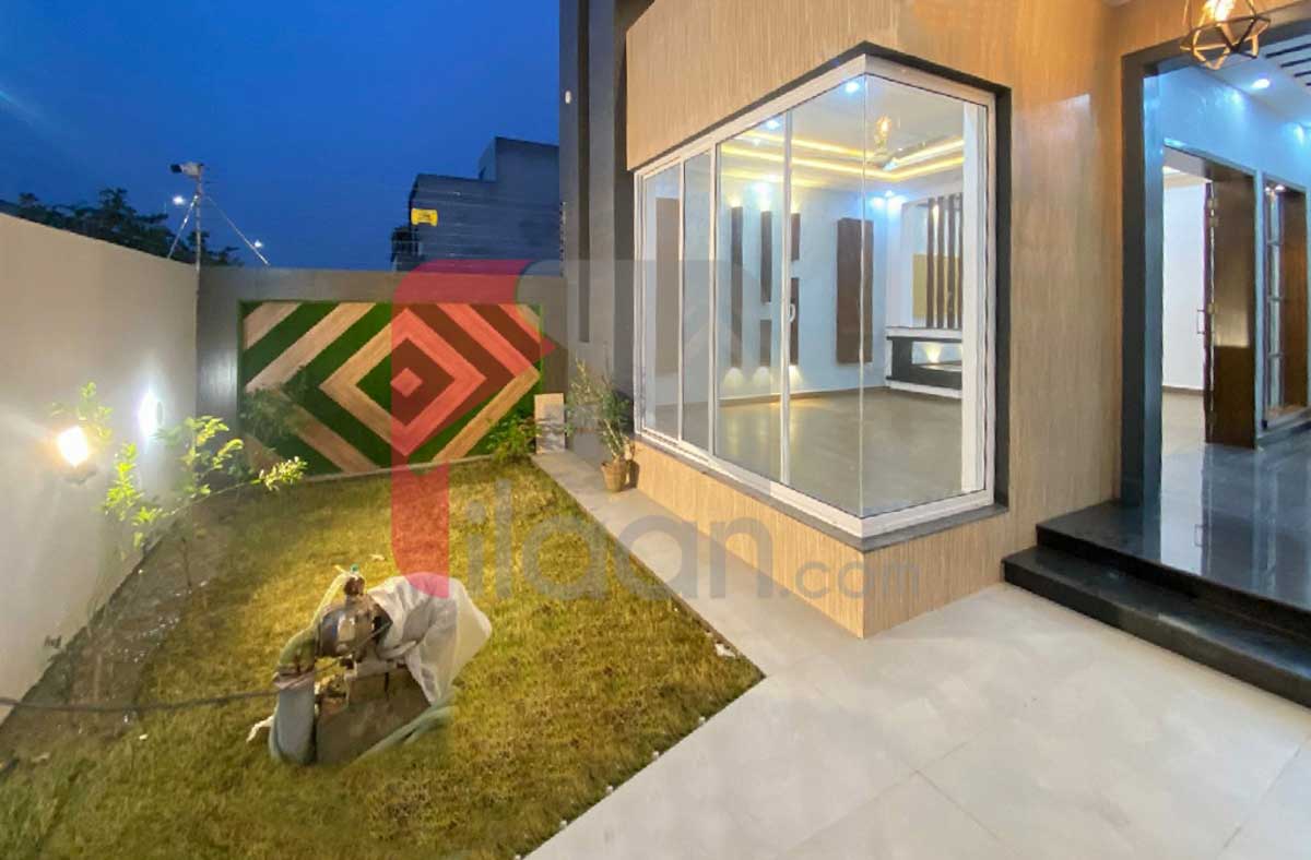 10 Marla House for Sale in Block Y, Phase 7, DHA Lahore