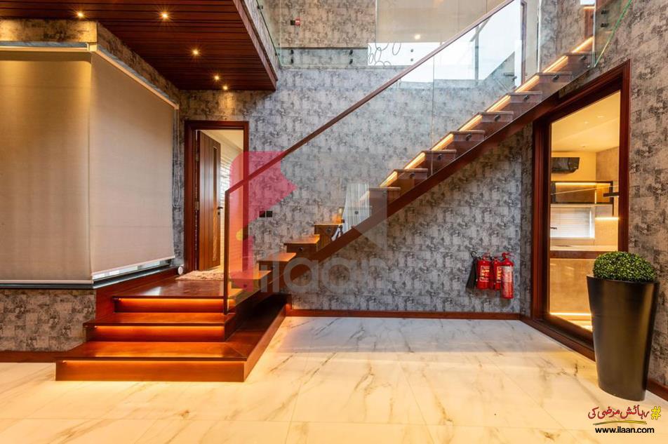 1 Kanal House for Sale in Block U, Phase 7, DHA Lahore