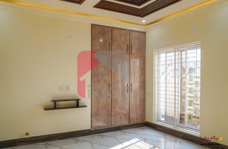10.75 Marla House for Sale in Valencia Housing Society, Lahore