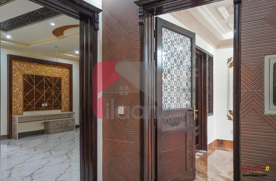 10.75 Marla House for Sale in Valencia Housing Society, Lahore