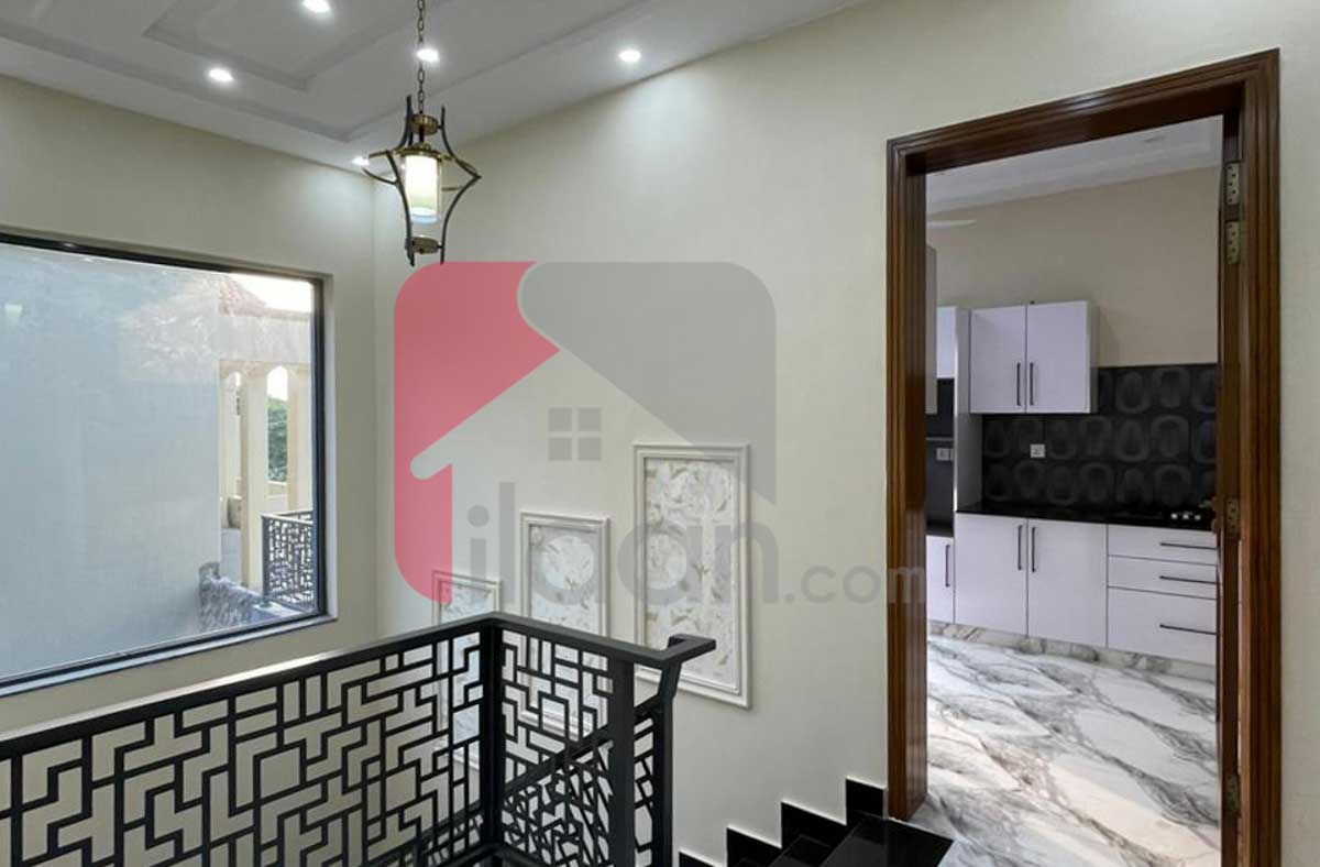 10 Marla House for Sale in Phase 4, DHA Lahore