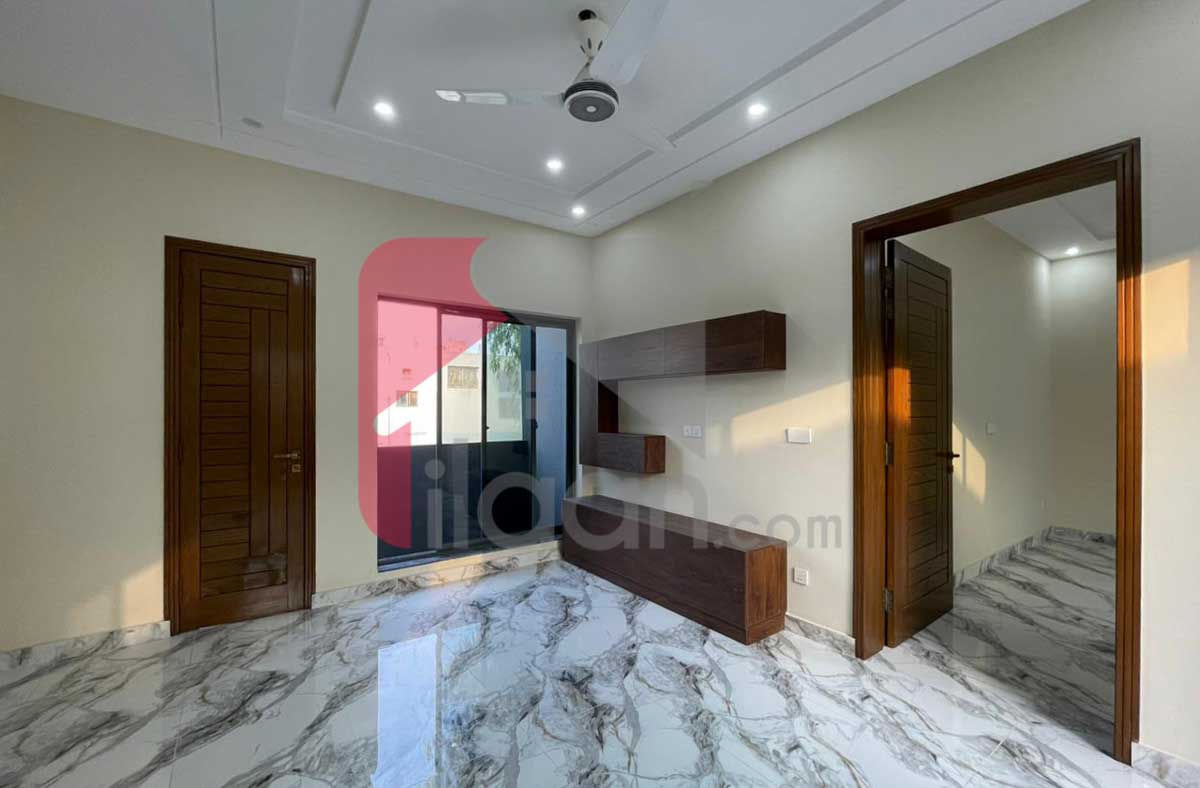 10 Marla House for Sale in Phase 4, DHA Lahore