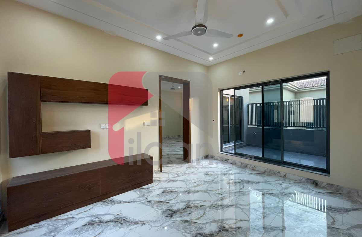 10 Marla House for Sale in Phase 4, DHA Lahore