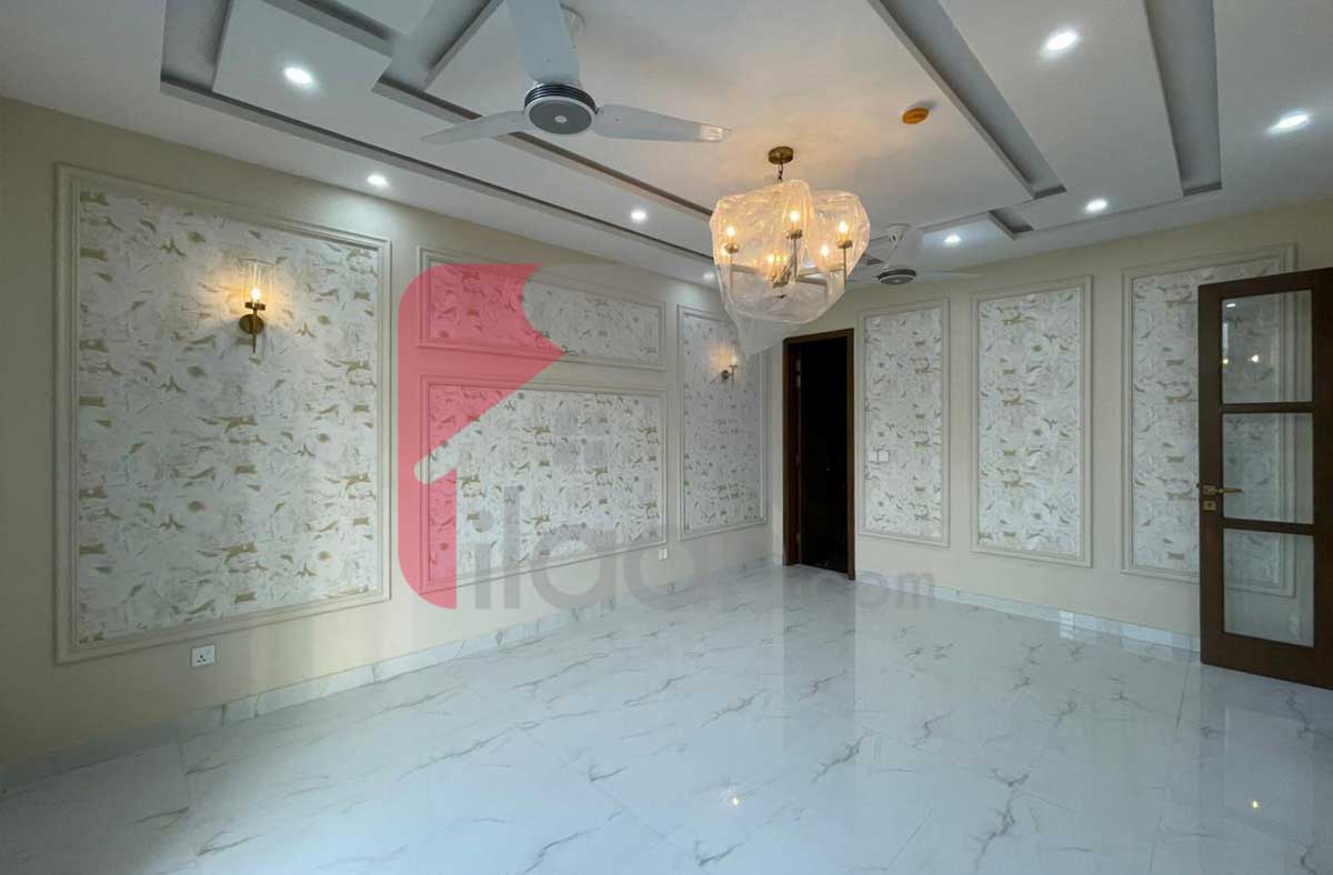 10 Marla House for Sale in Phase 4, DHA Lahore