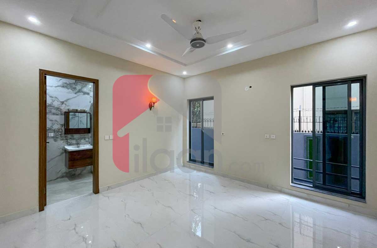 10 Marla House for Sale in Phase 4, DHA Lahore