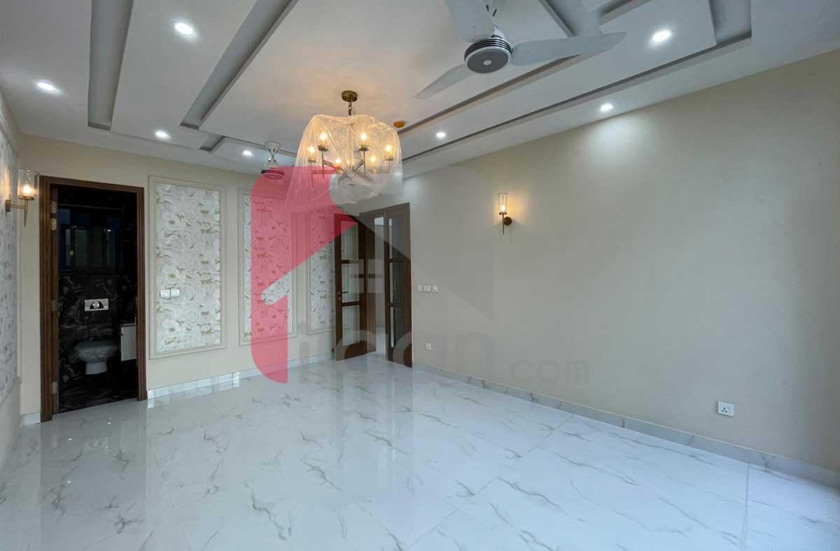 10 Marla House for Sale in Phase 4, DHA Lahore
