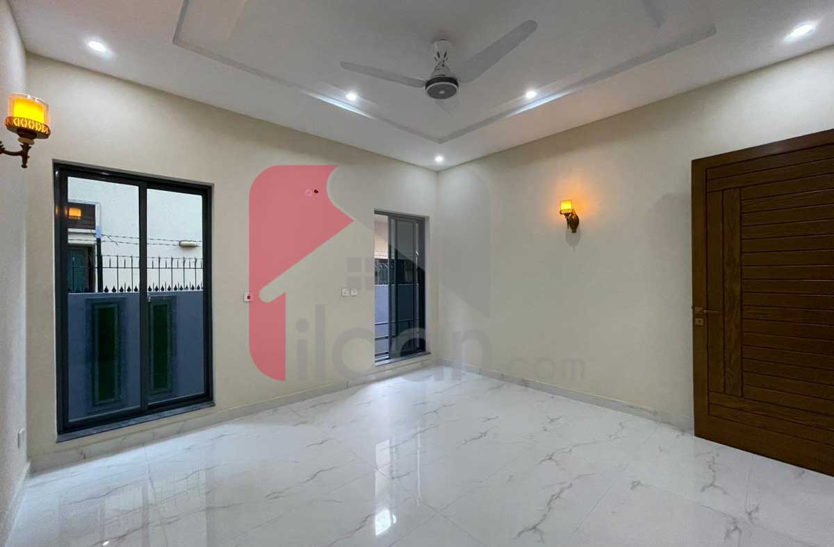 10 Marla House for Sale in Phase 4, DHA Lahore