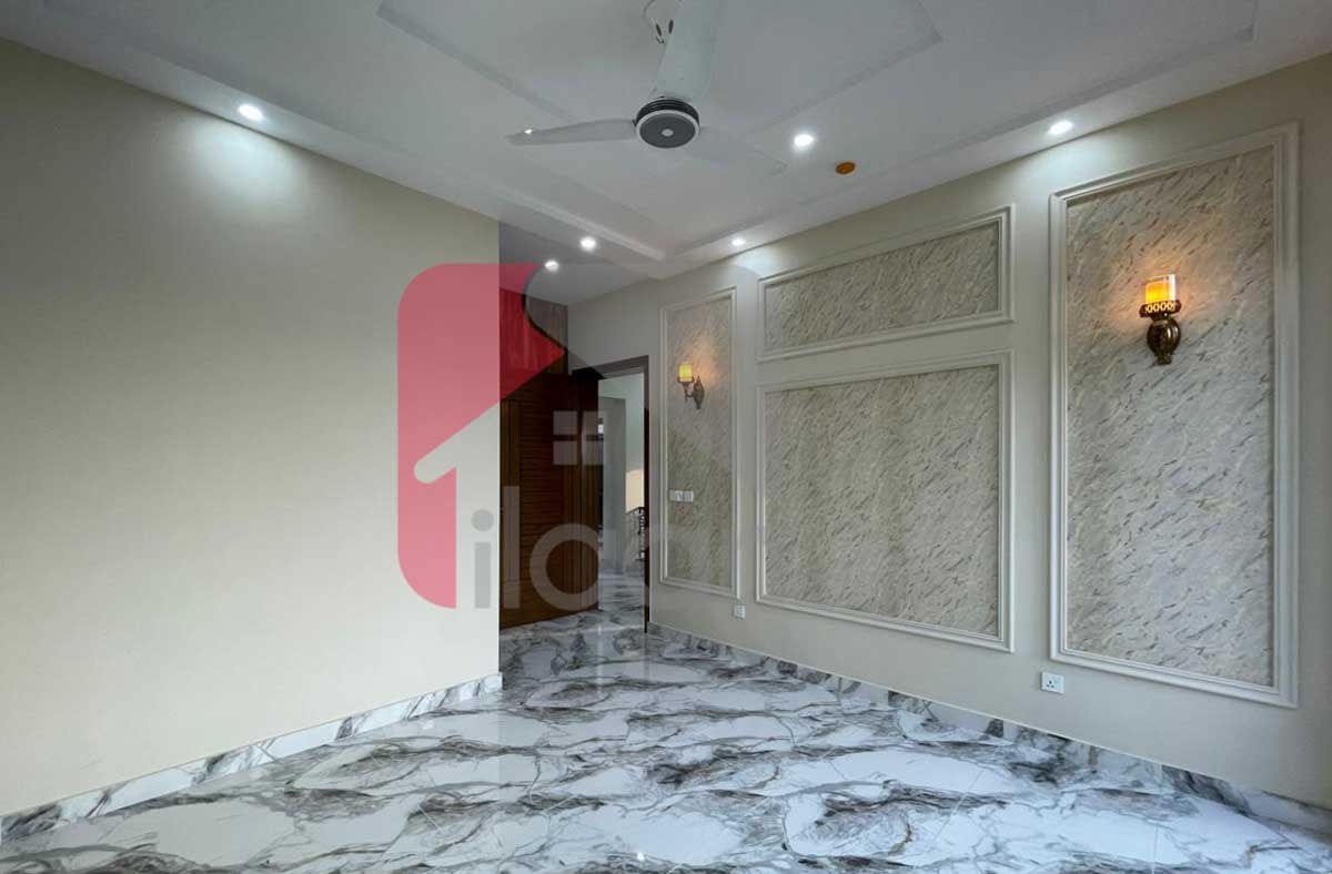 10 Marla House for Sale in Phase 4, DHA Lahore