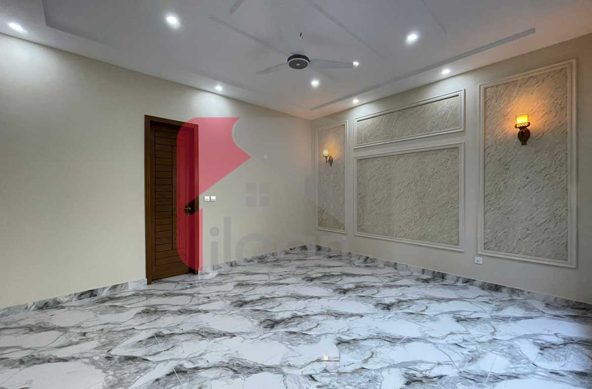 10 Marla House for Sale in Phase 4, DHA Lahore