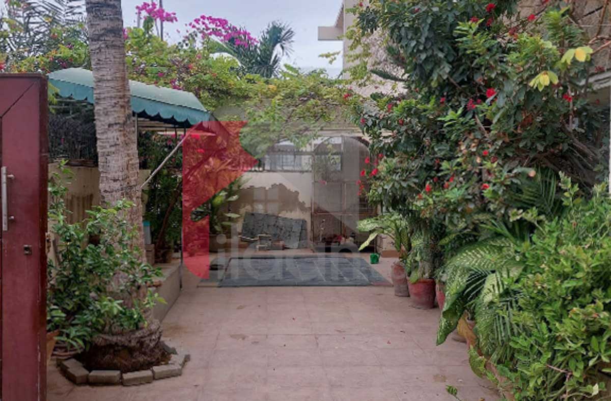 300 Sq.yd House for Rent in Phase 4, DHA Karachi