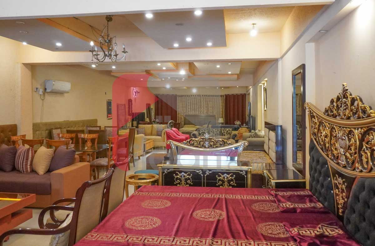 2 Kanal Building for Sale on Main College Road, Block 2, Sector C1, Township, Lahore