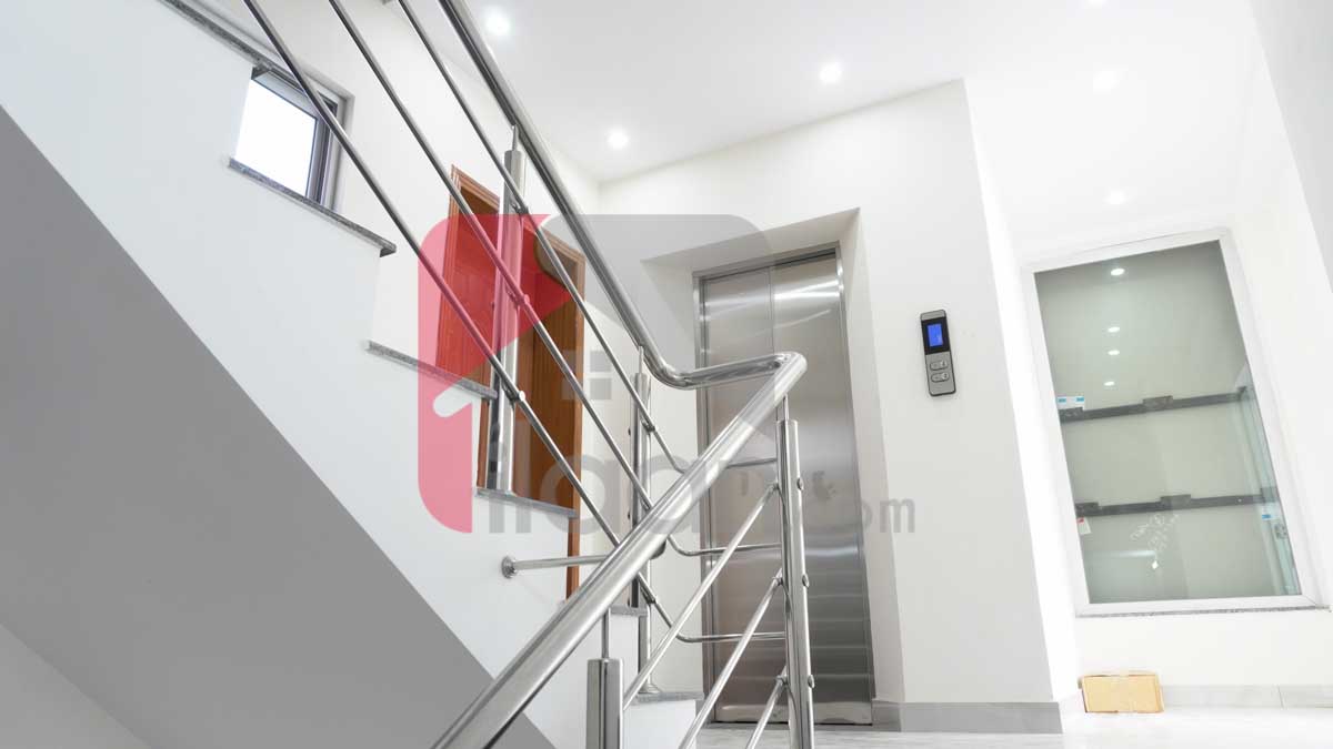 894.41 Sq.Ft Office (4th Floor) for Rent in KMZ Tower, Bahria Town, Lahore