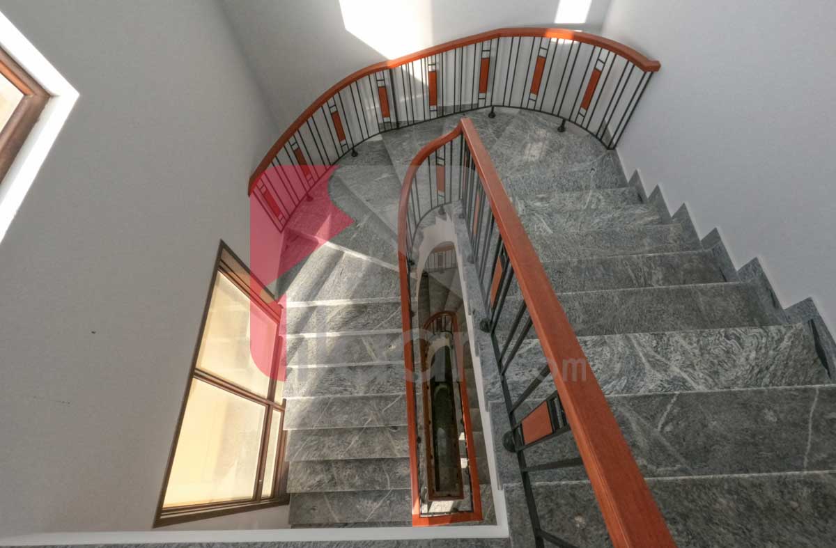 500 Sq.yd House for Sale in Khayaban-e-Faisal, Phase 8, DHA Karachi