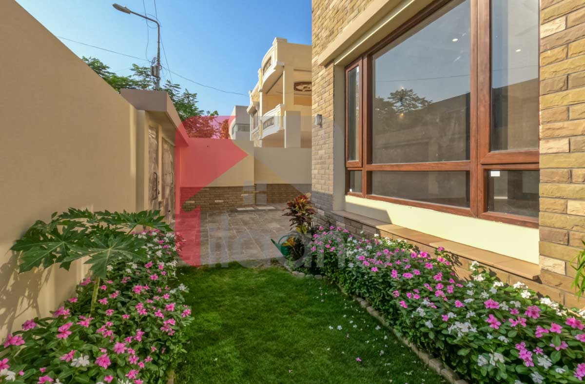 500 Sq.yd House for Sale in Khayaban-e-Faisal, Phase 8, DHA Karachi