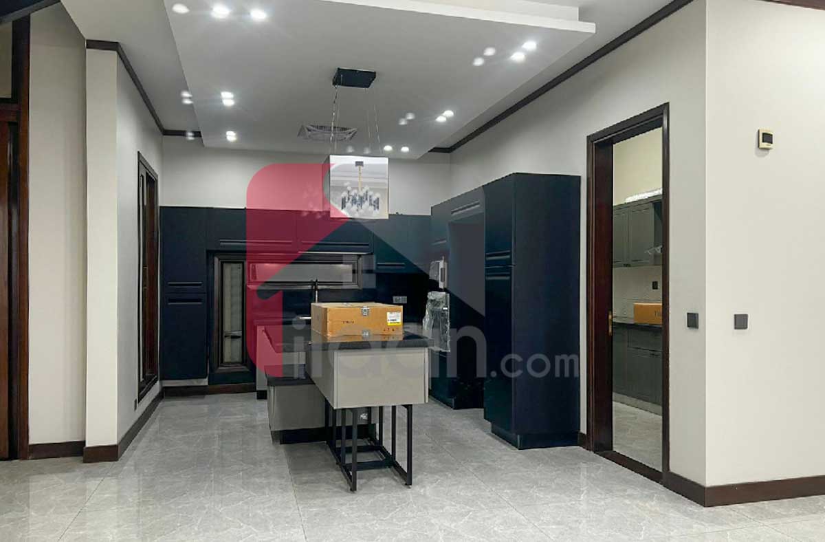 500 Sq.yd House for Sale in Phase 8, DHA Karachi