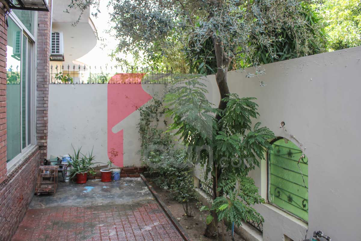 10 Marla House for Sale in Block K2, Phase 1, Wapda Town, Lahore