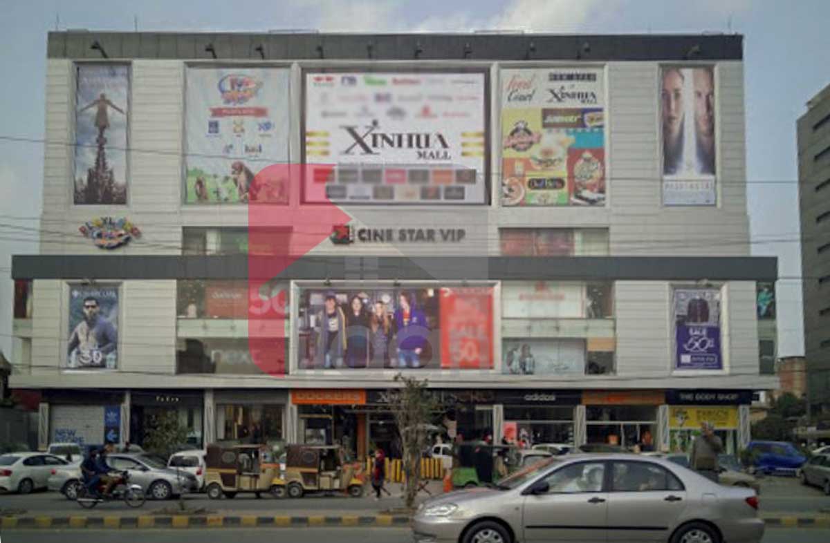 587 Sq.ft Office for Sale (Fourteenth Floor) in Xinhua Mall, Block B2, Gulberg-3, Lahore