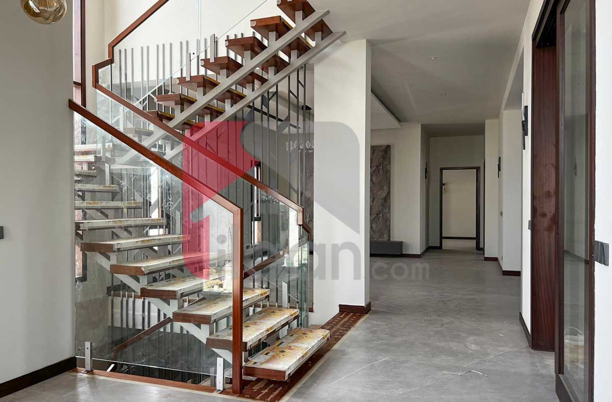 500 Sq.yd House for Sale in Phase 8, DHA Karachi