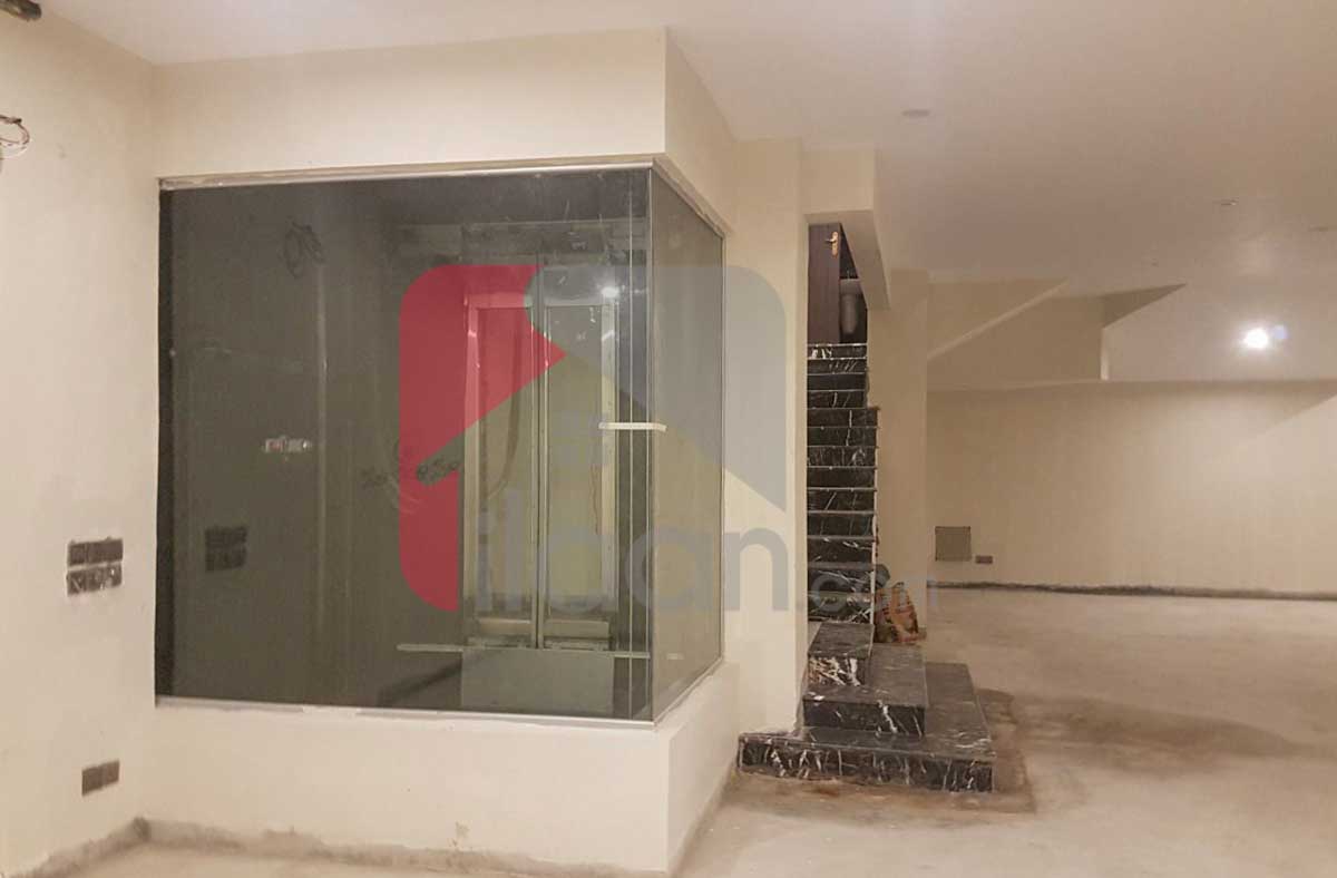 200 Sq.yd Office for Rent in Ittehad Commercial Area, Phase 6, DHA Karachi