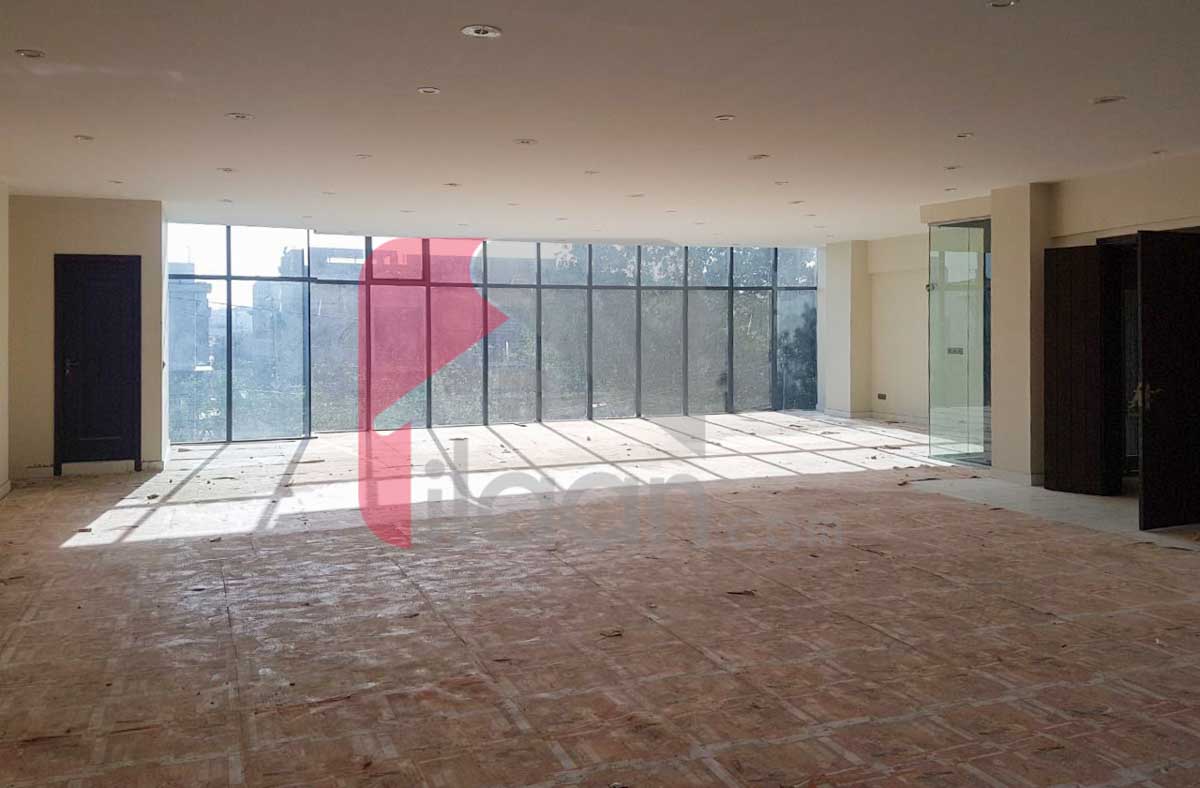 200 Sq.yd Office for Rent in Ittehad Commercial Area, Phase 6, DHA Karachi