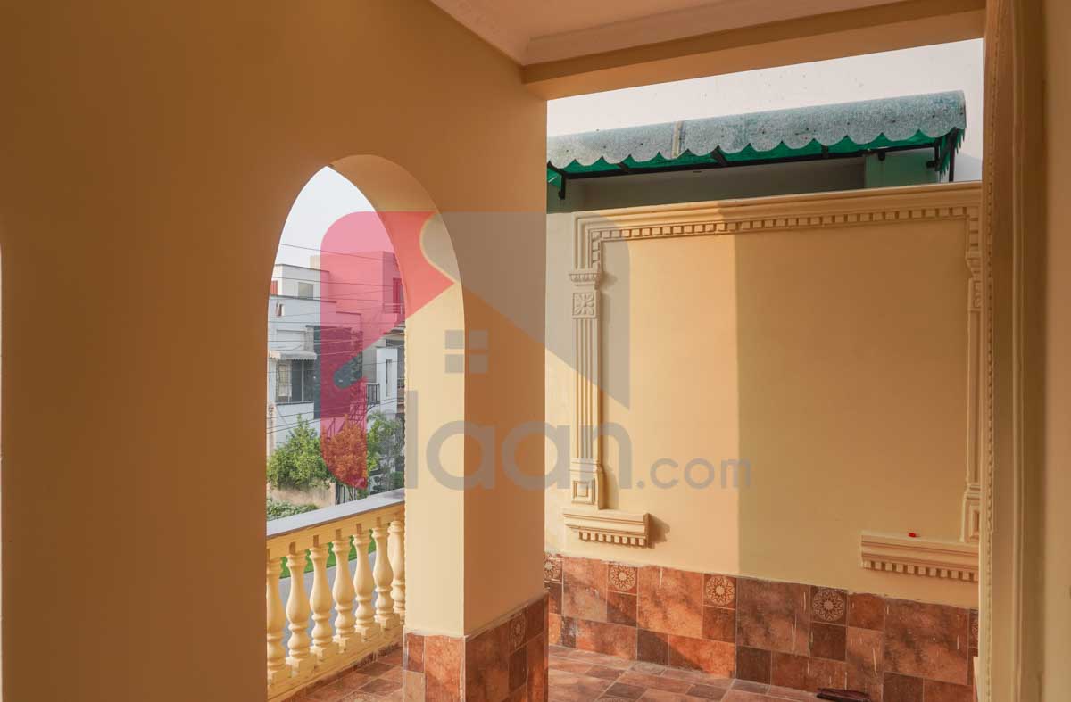10 Marla House for Sale in Tariq Gardens, Lahore