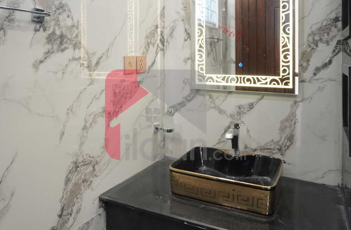 10 Marla House for Sale in Tariq Gardens, Lahore