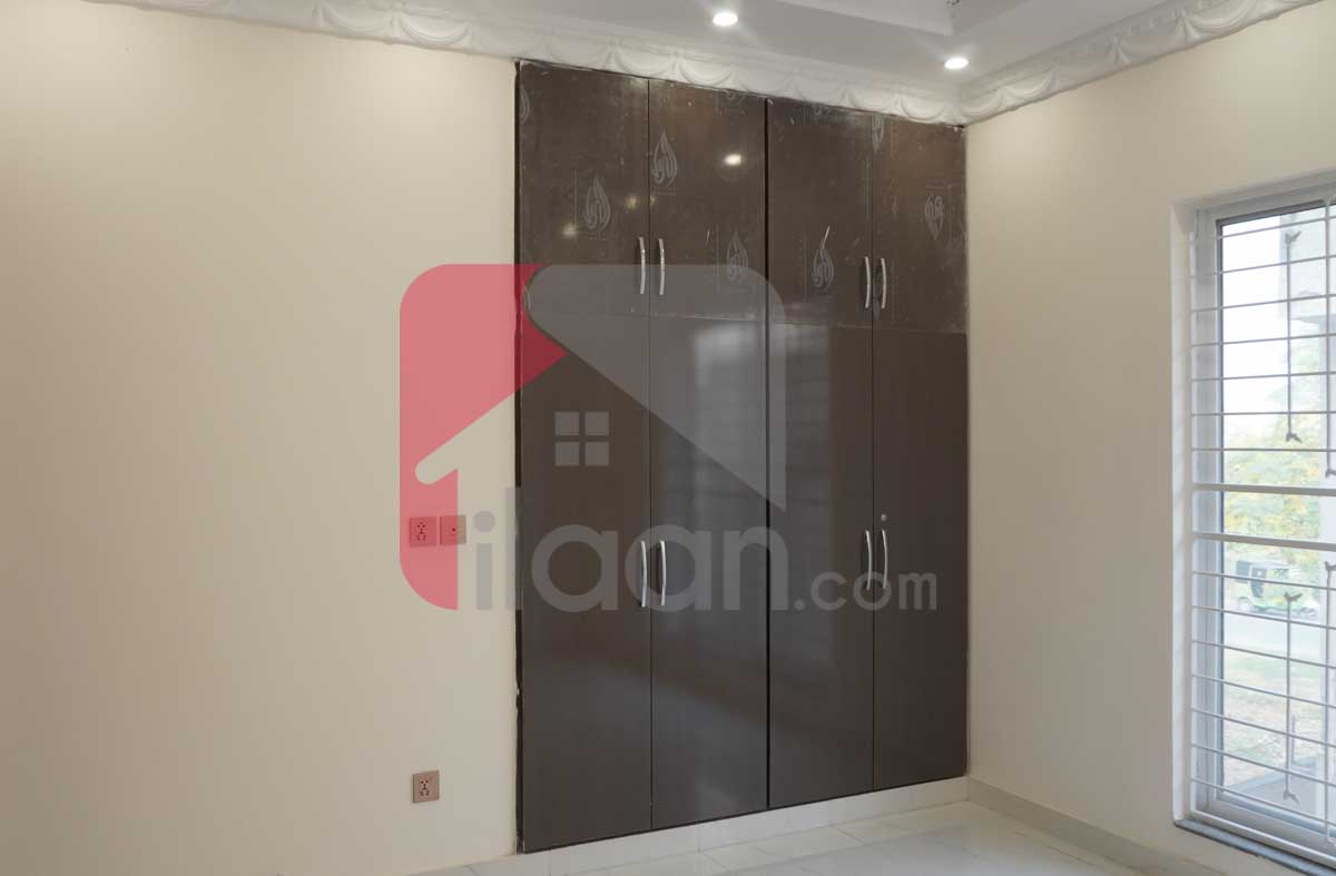 10 Marla House for Sale in Tariq Gardens, Lahore
