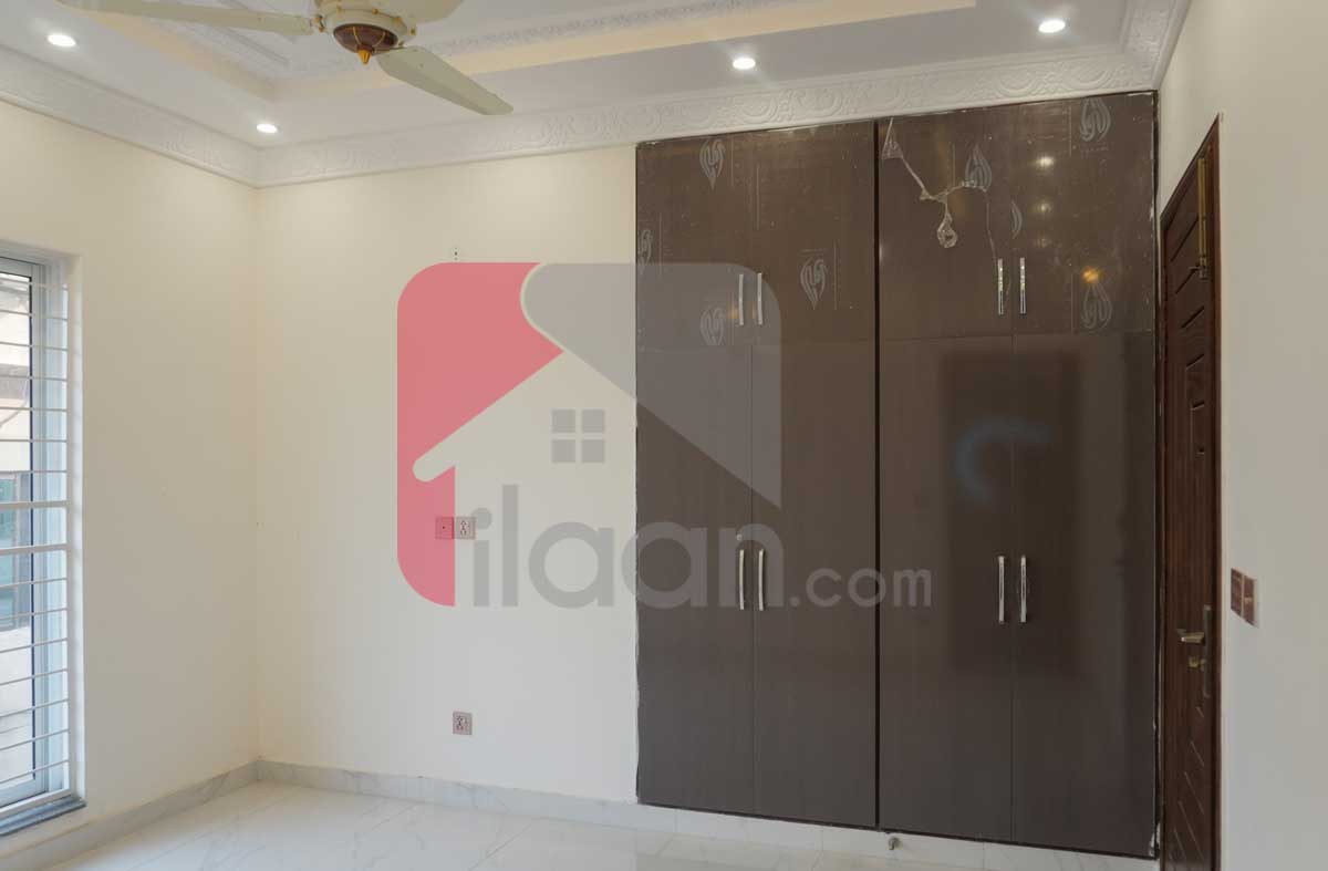 10 Marla House for Sale in Tariq Gardens, Lahore