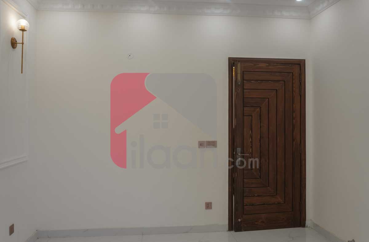 10 Marla House for Sale in Tariq Gardens, Lahore
