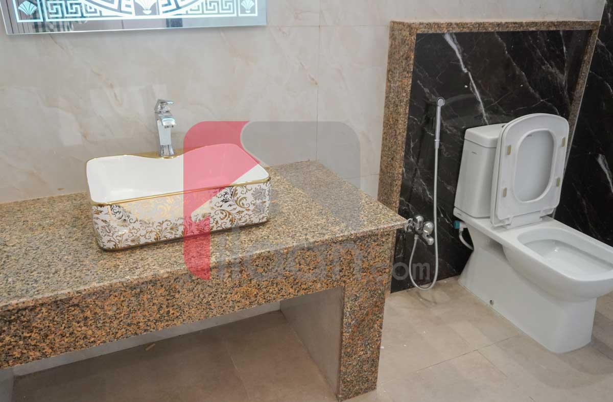 10 Marla House for Sale in Tariq Gardens, Lahore