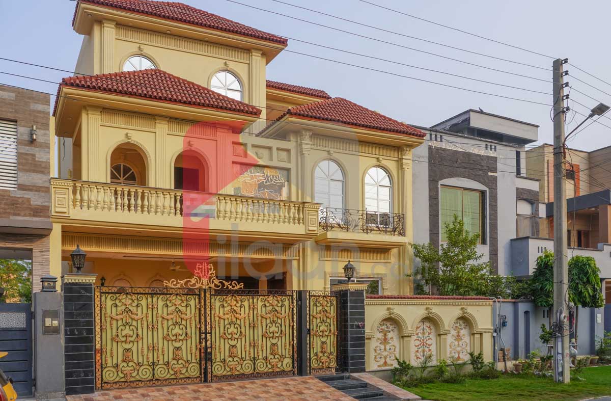 10 Marla House for Sale in Tariq Gardens, Lahore