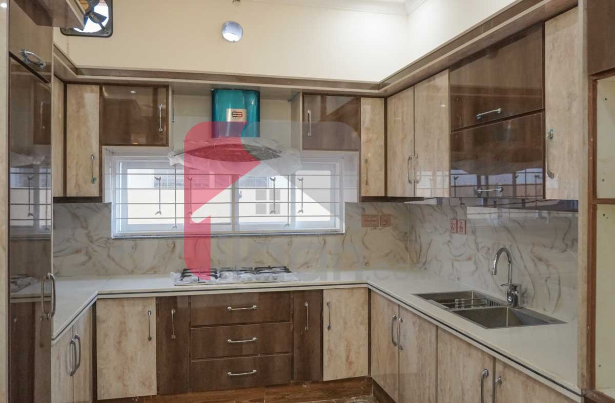 10 Marla House for Sale in Tariq Gardens, Lahore