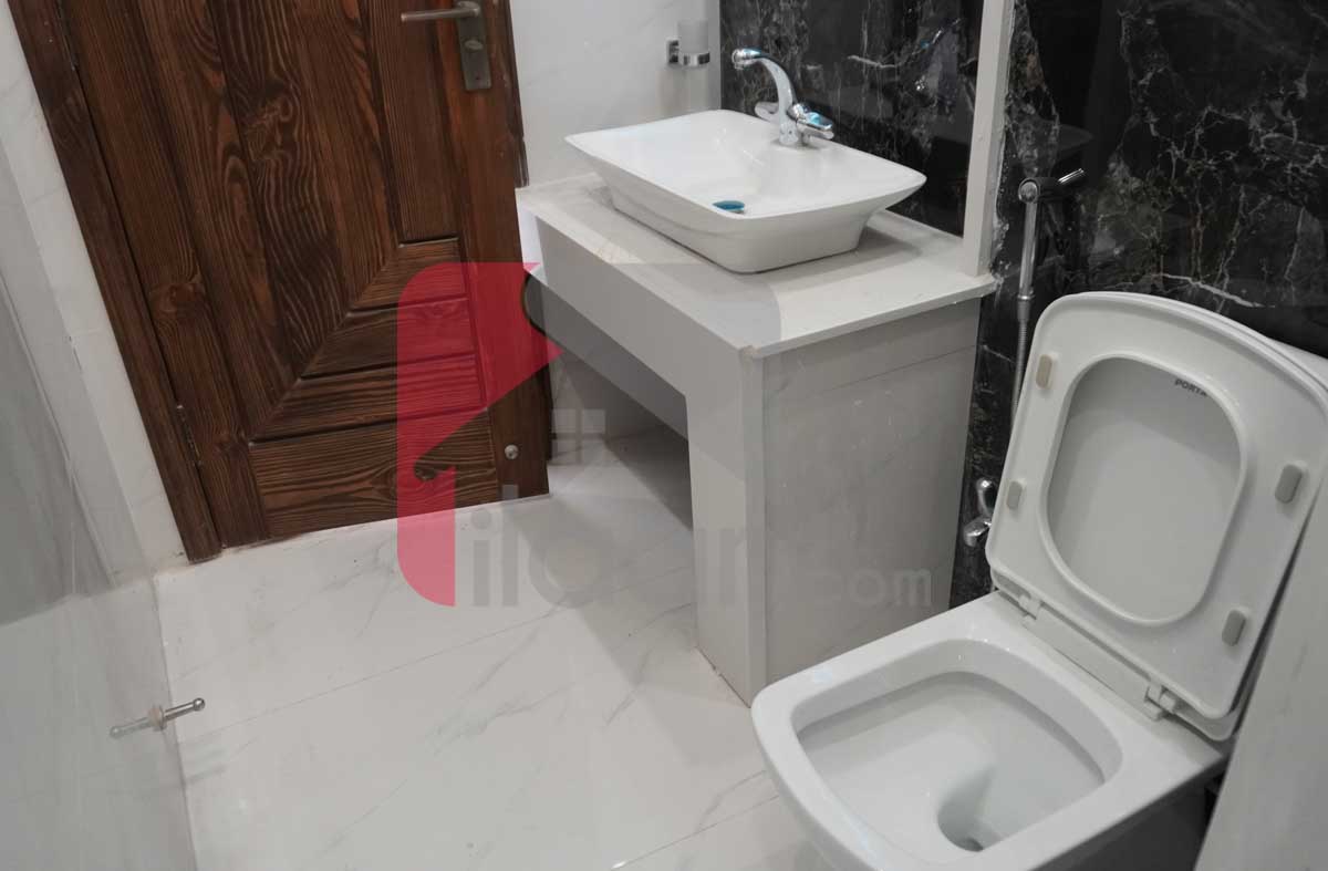 10 Marla House for Sale in Tariq Gardens, Lahore