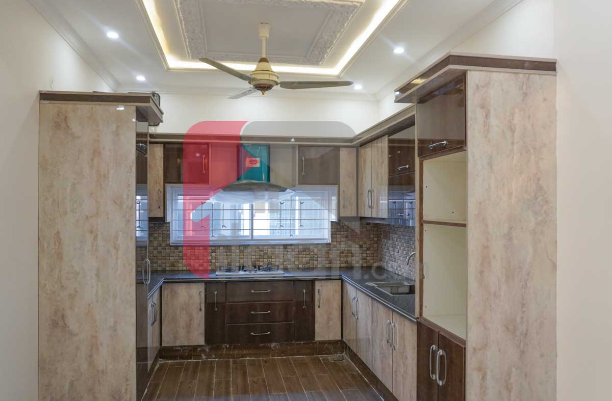 10 Marla House for Sale in Tariq Gardens, Lahore