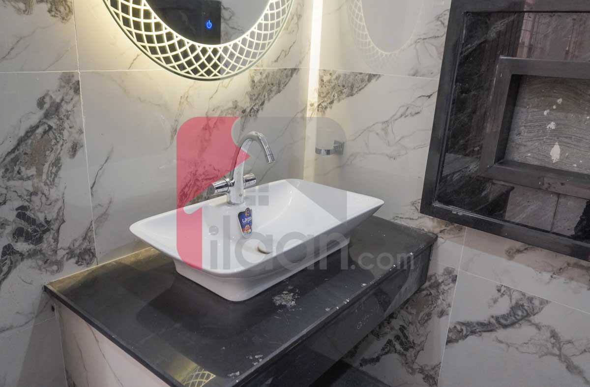 10 Marla House for Sale in Tariq Gardens, Lahore