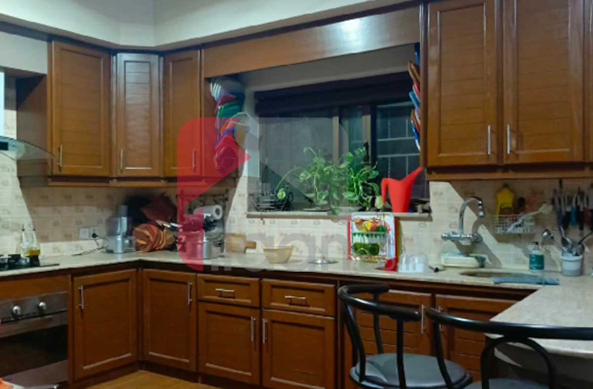 1 Kanal House for Sale in Block A, Phase 5, DHA Lahore