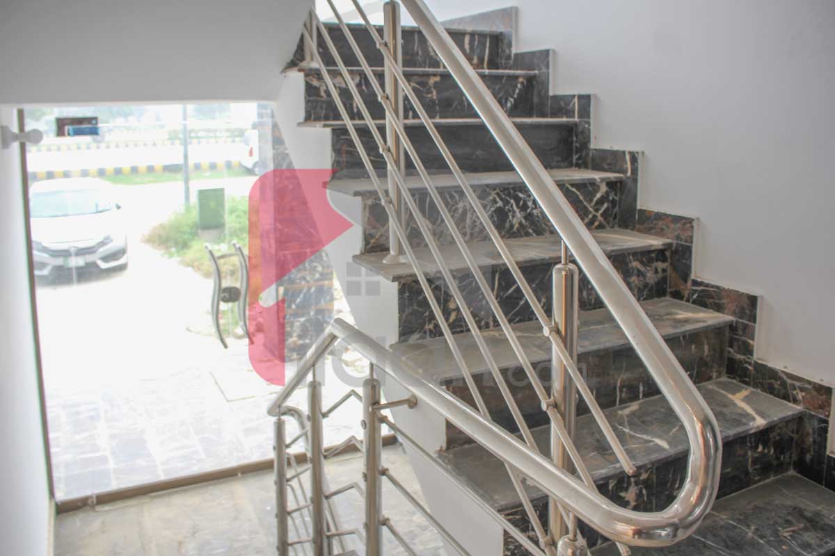 8 Marla Office for Rent (Third Floor) in Block C, Phase 6, DHA Lahore
