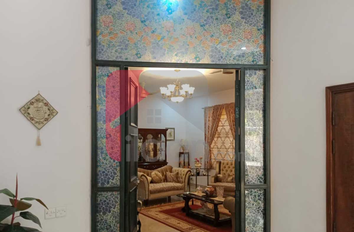 725 Sq.yd House for Rent in Block 6, PECHS, Karachi