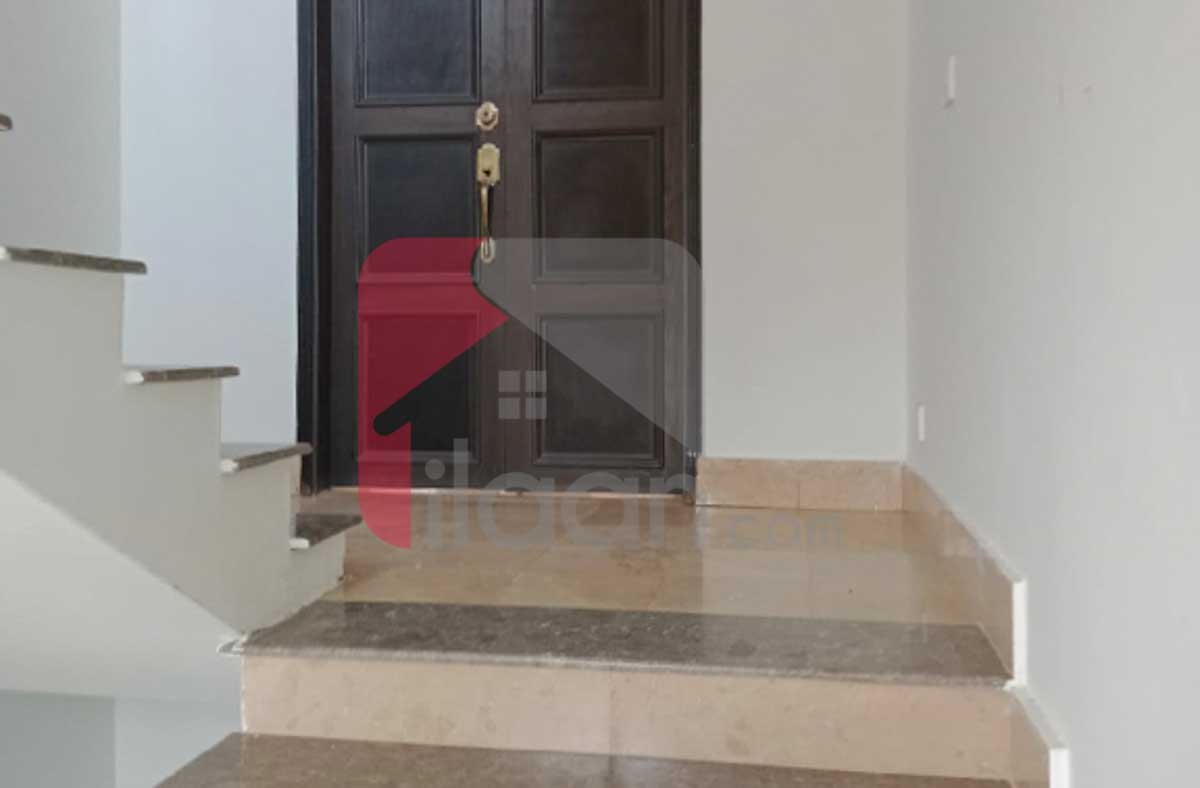 725 Sq.yd House for Rent in Block 6, PECHS, Karachi
