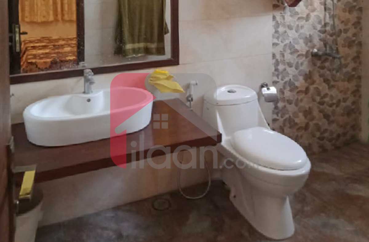 725 Sq.yd House for Rent in Block 6, PECHS, Karachi